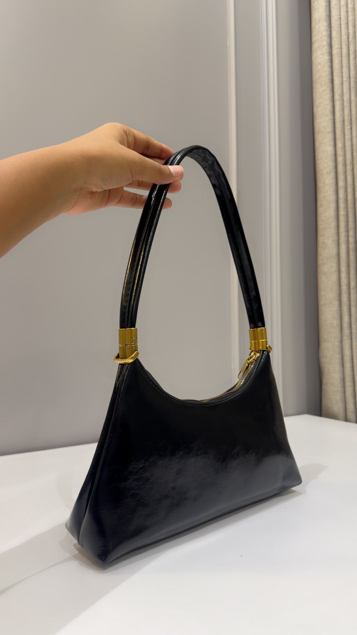 Classic shoulder bag