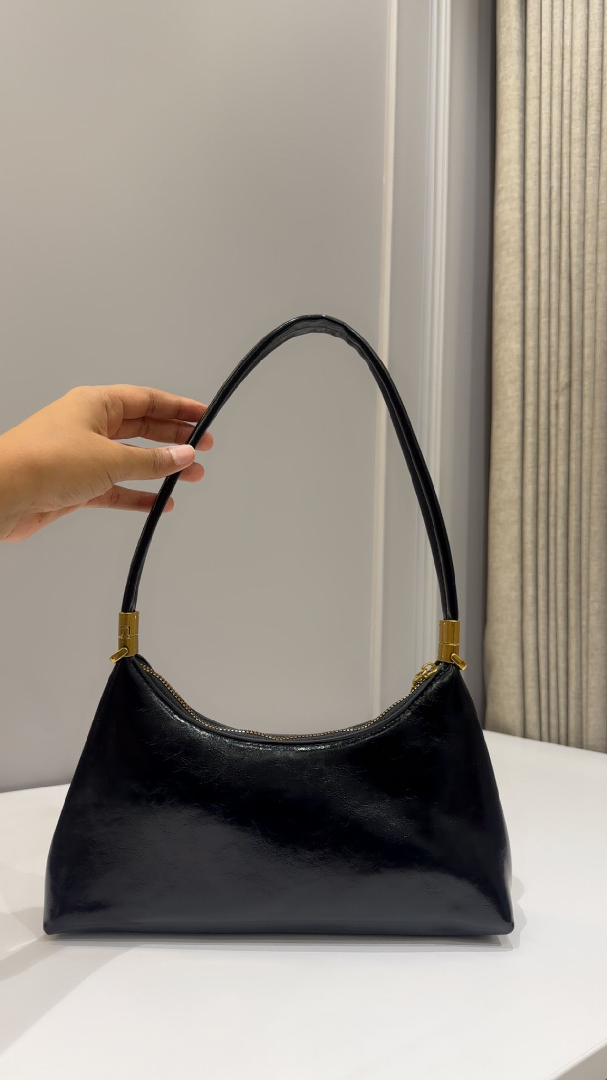 Classic shoulder bag