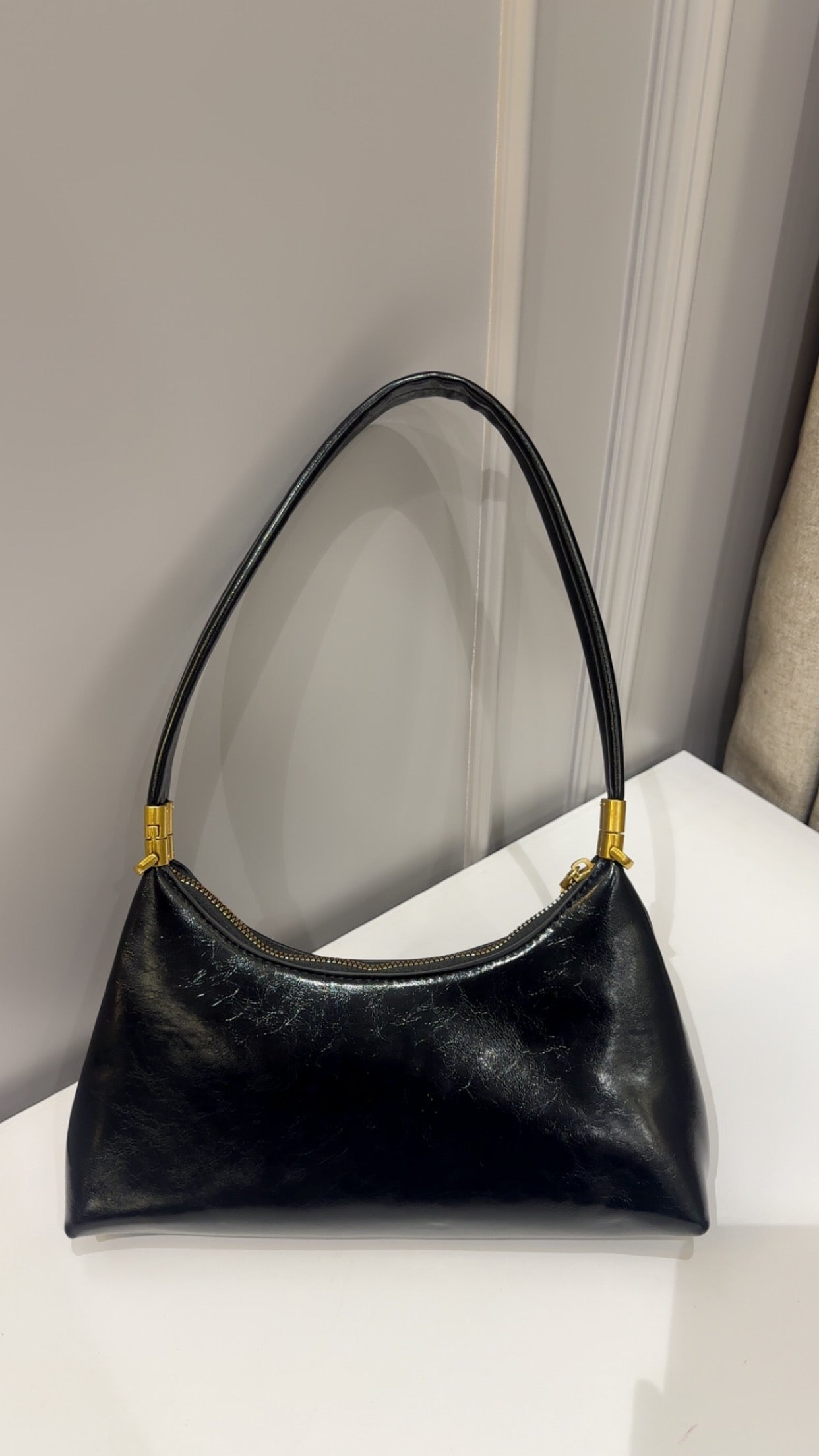 Classic shoulder bag