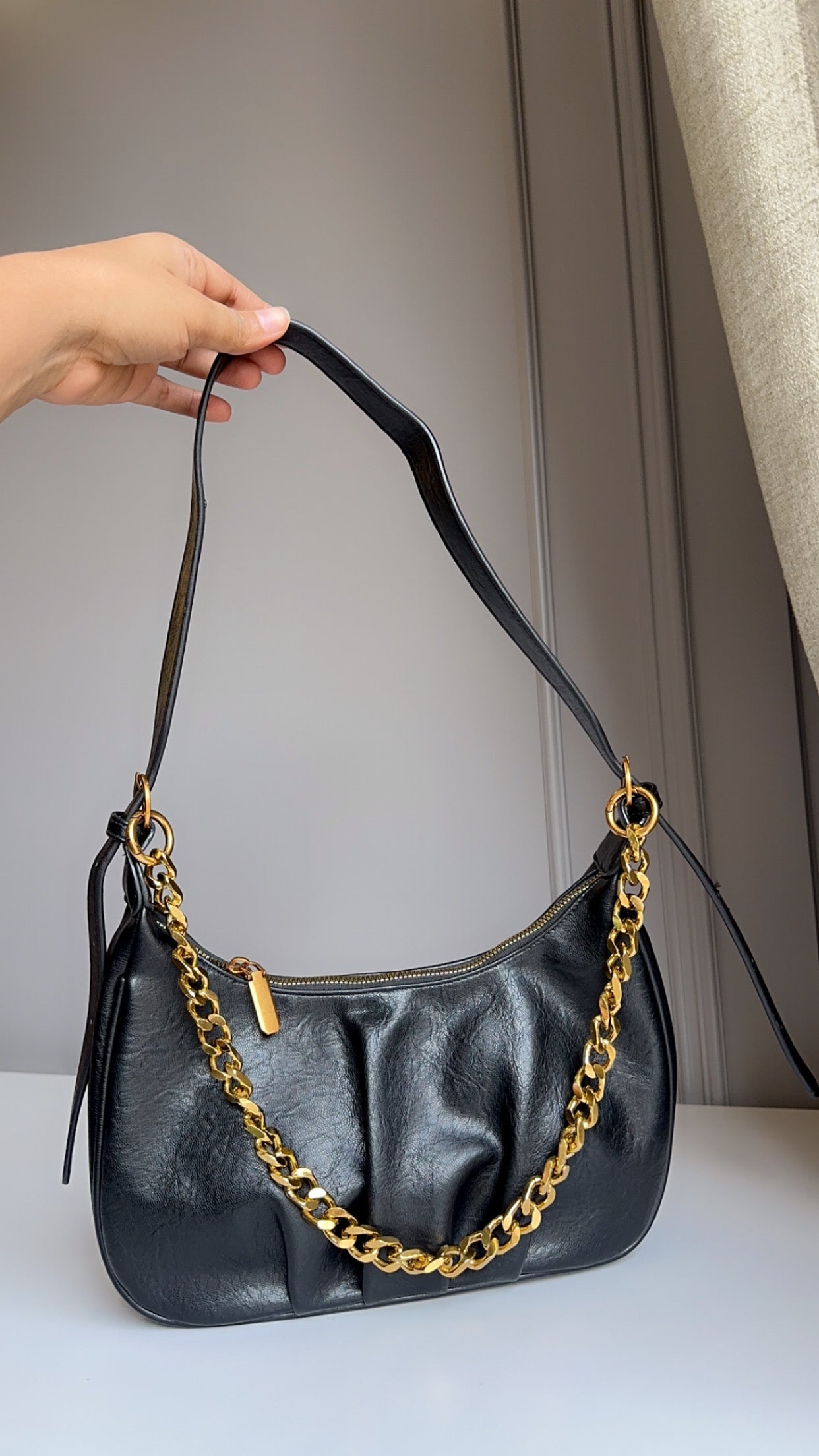 Stole my heart shoulder bags