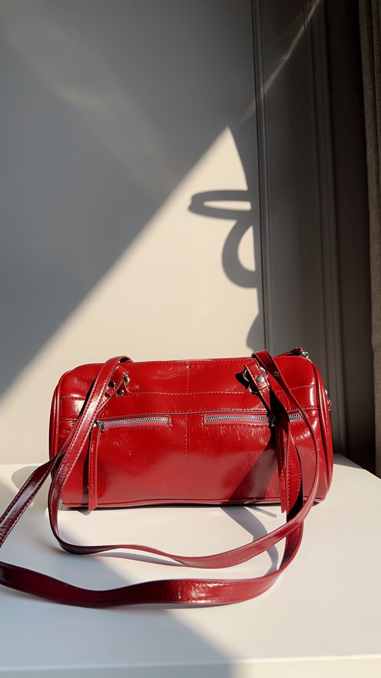 Main character shoulder bags