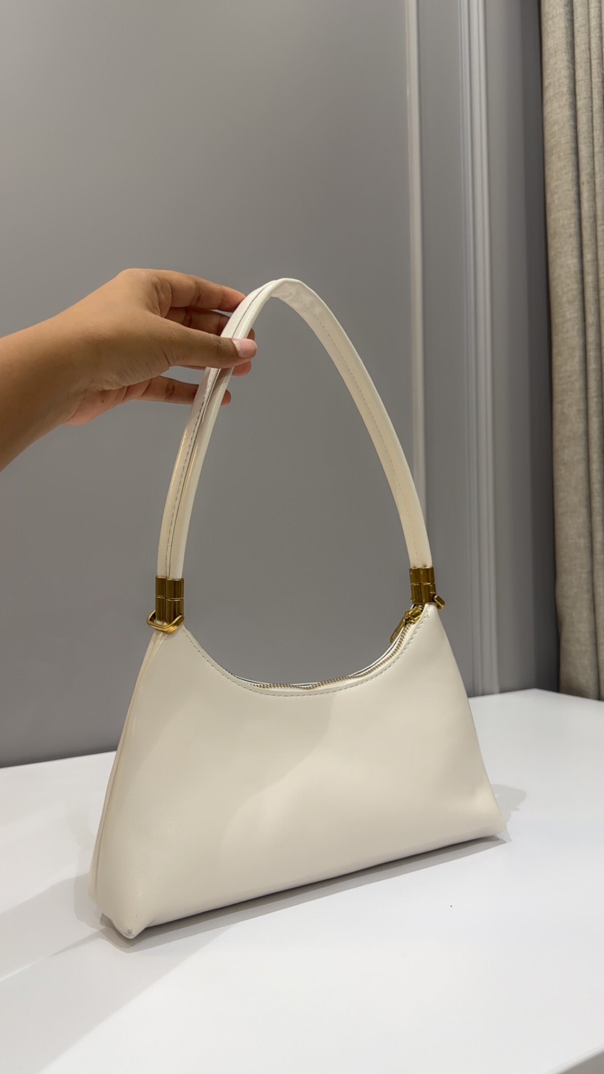 Classic shoulder bag