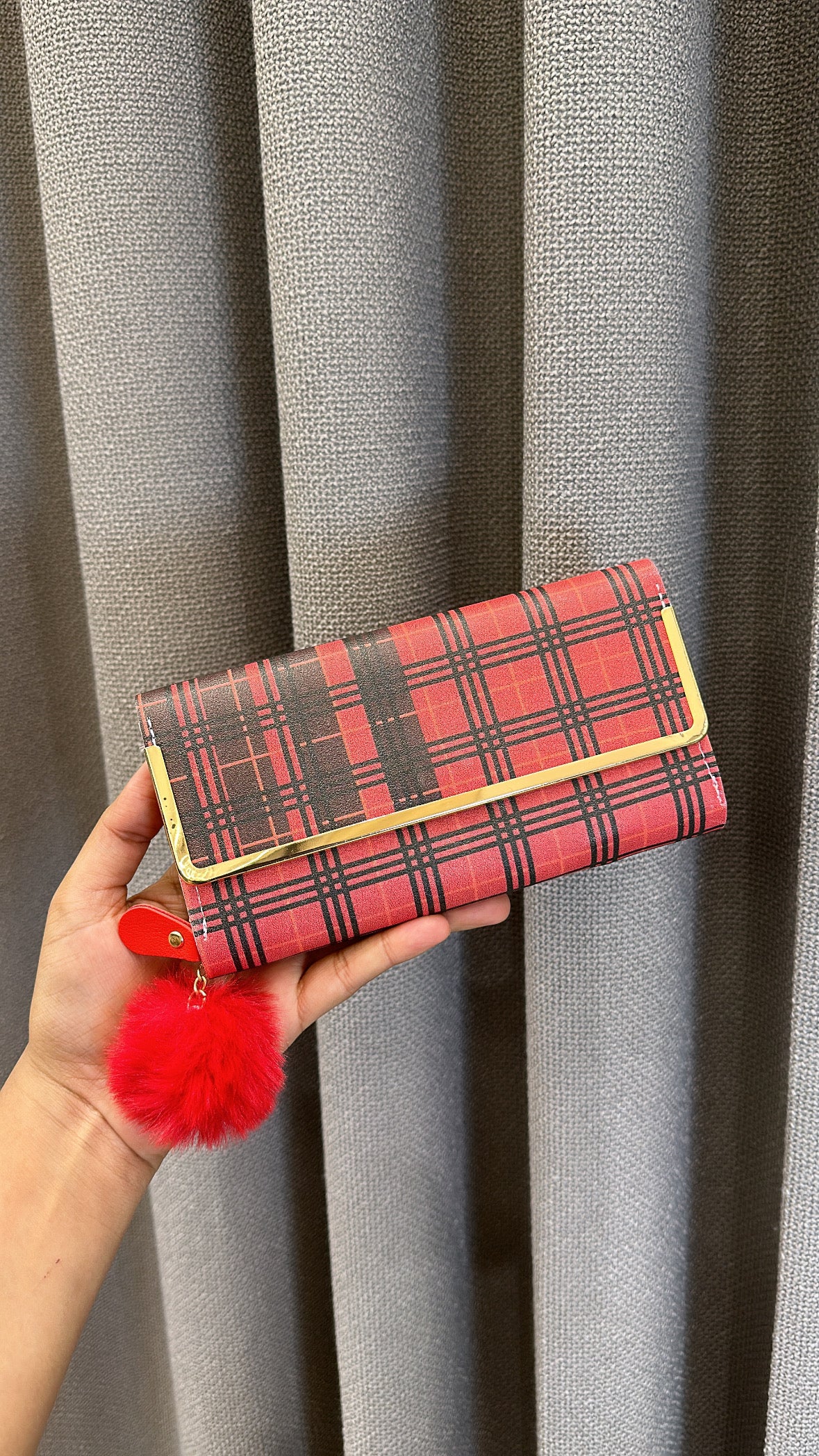 Momsie wallets