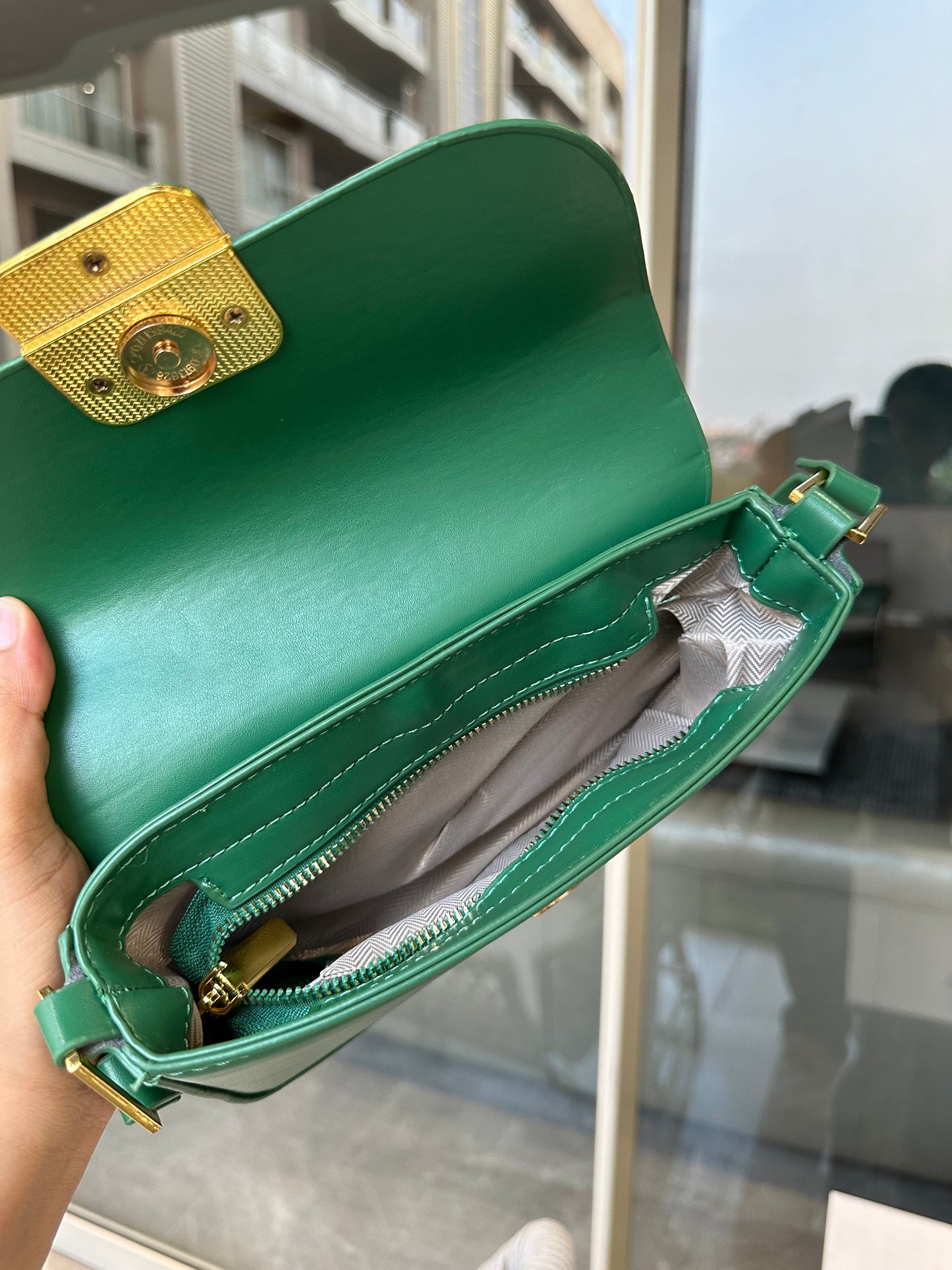 Larrisaa bags