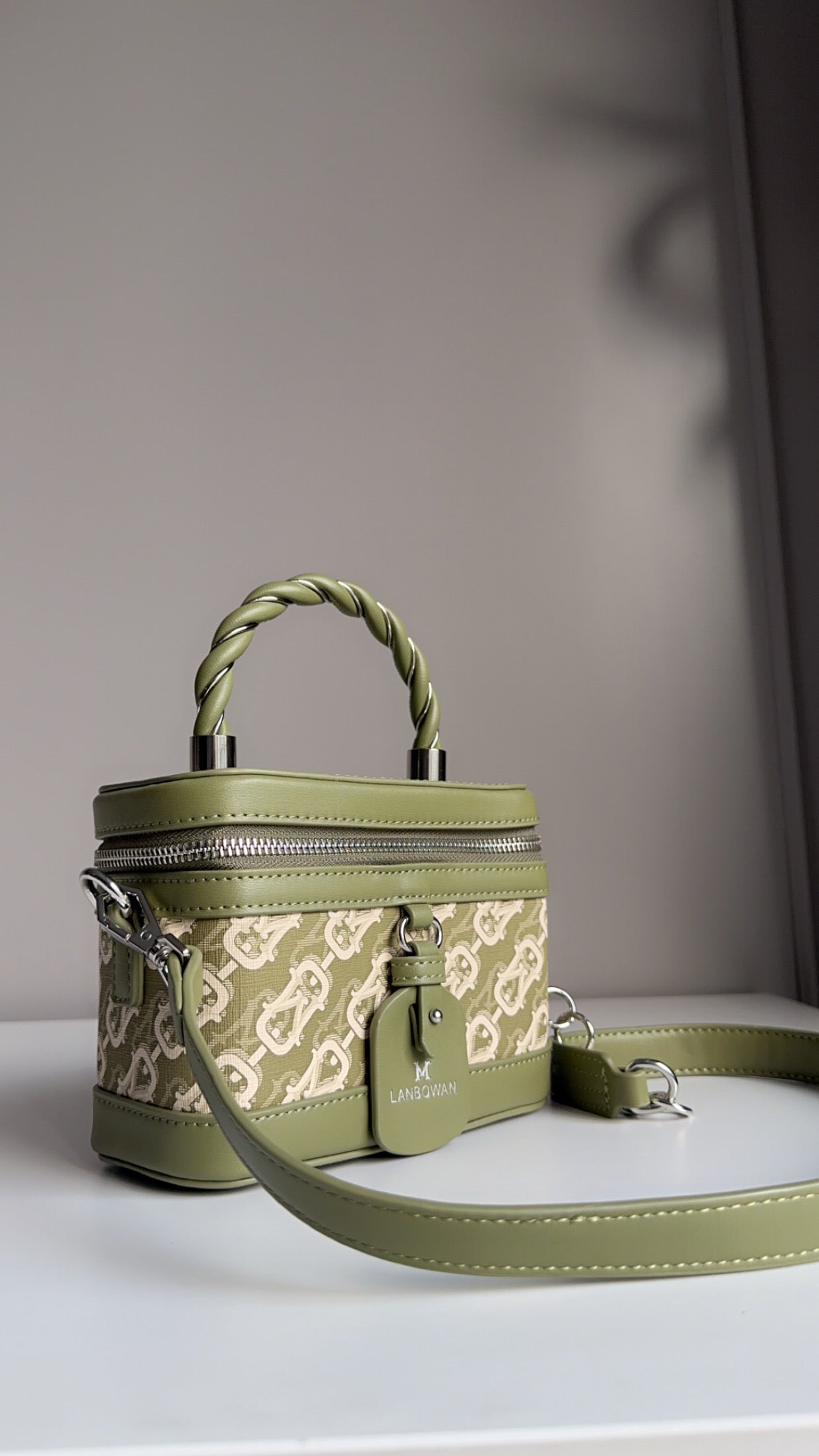 Britteny box sling