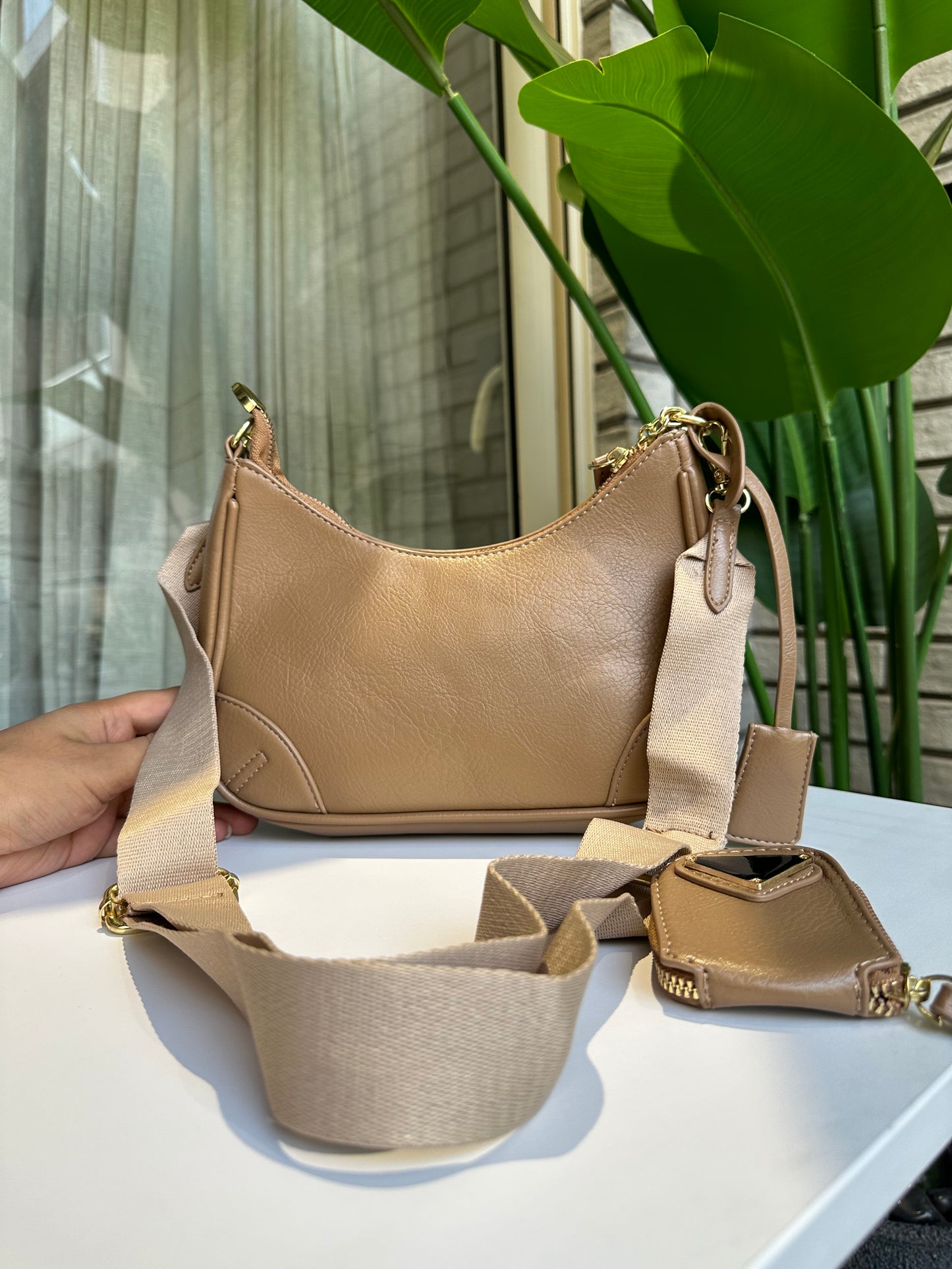 Lara crossbody bags