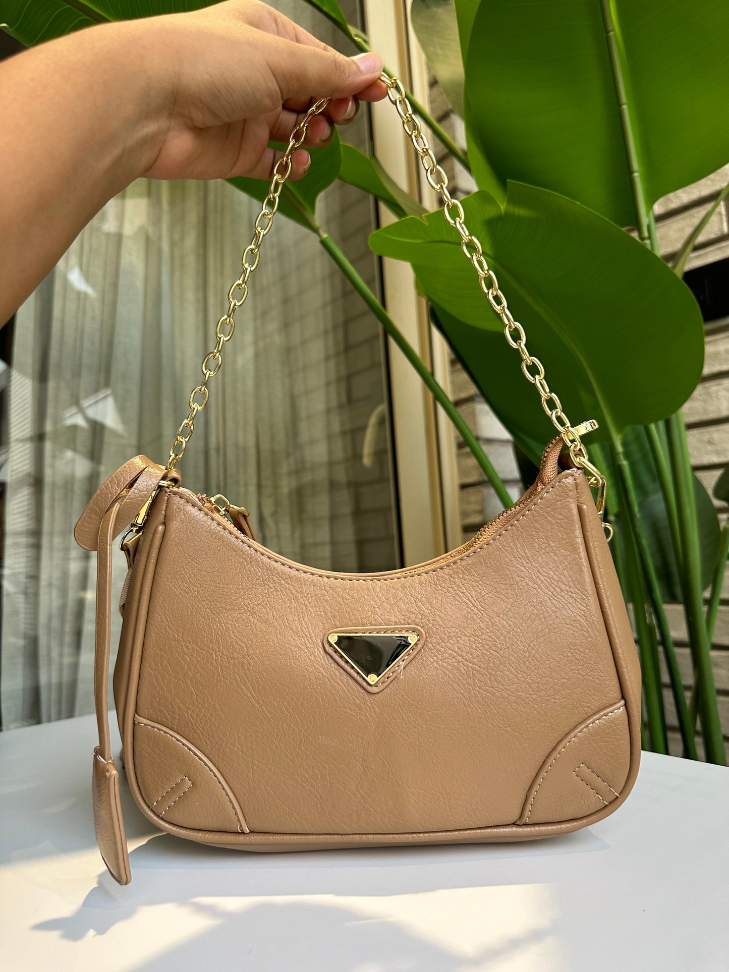 Lara crossbody bags
