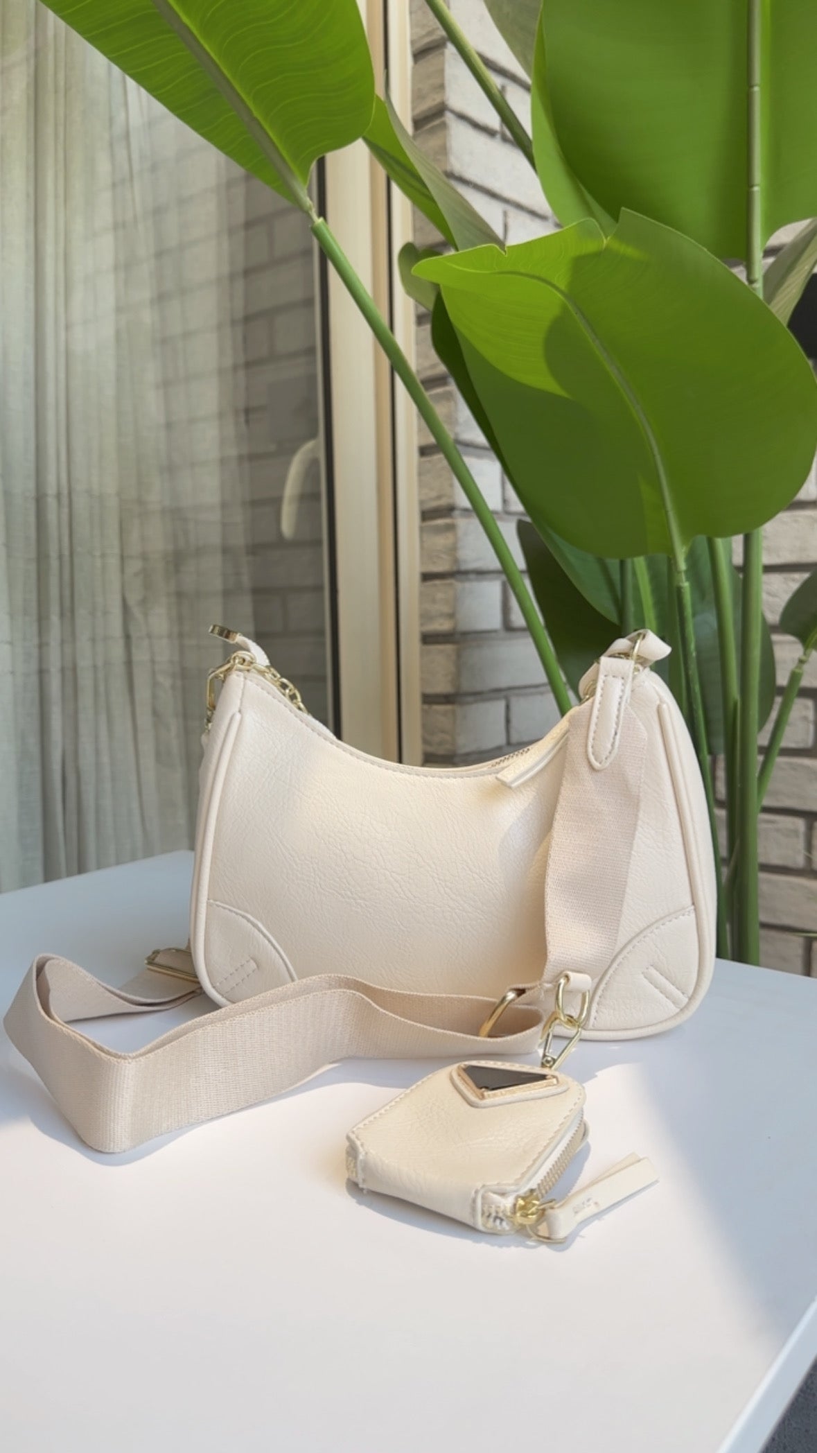 Lara crossbody bags