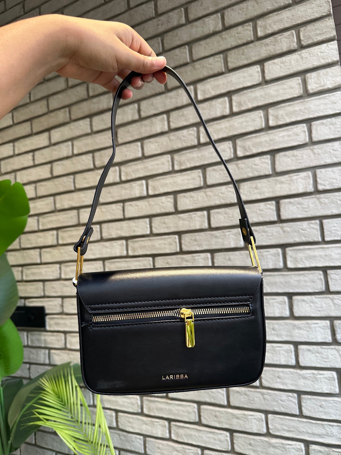 Larrisaa bags