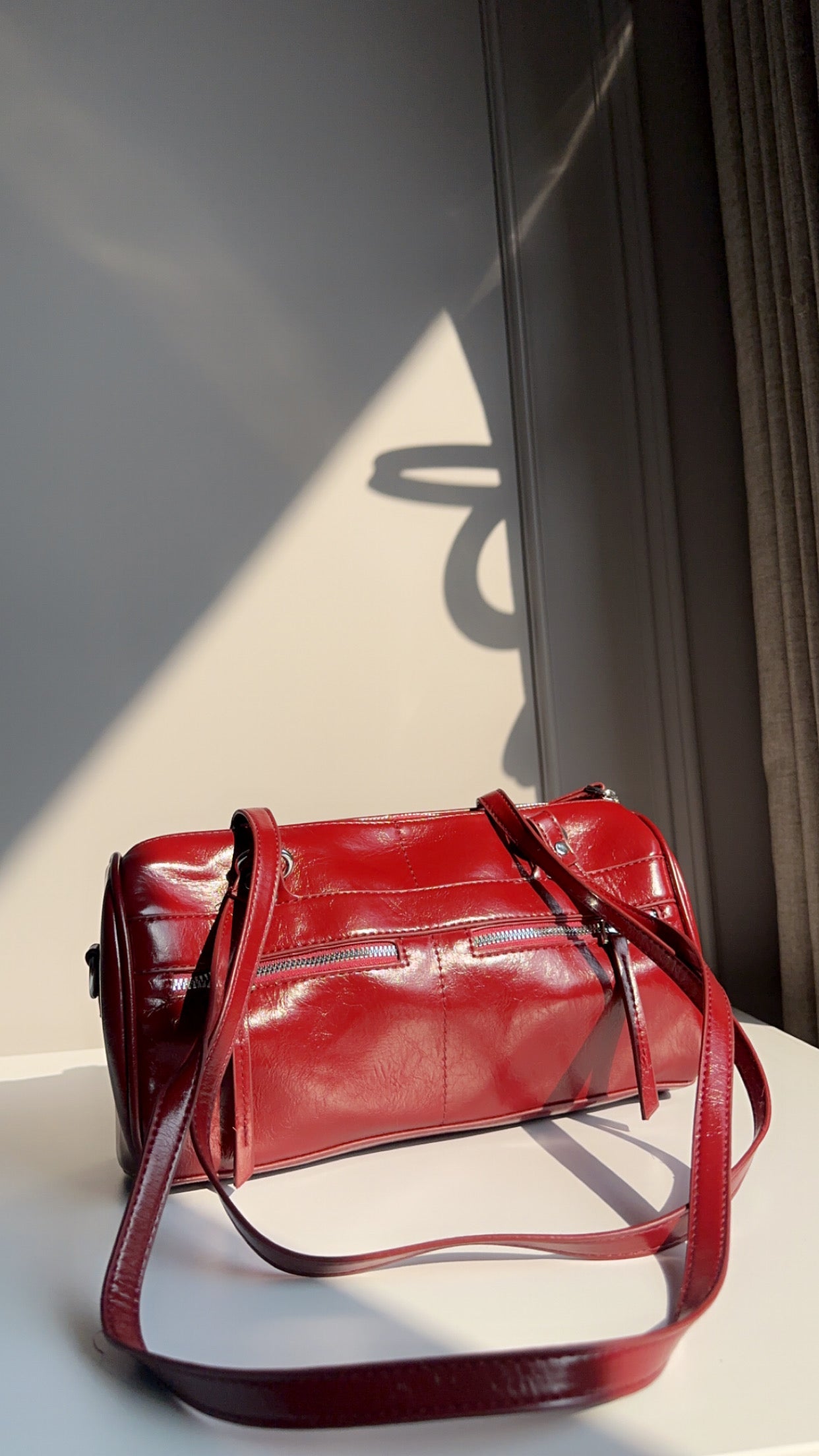 Main character shoulder bags