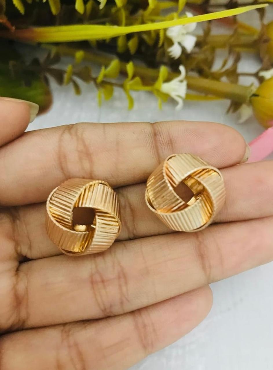 Statement earrings pair
