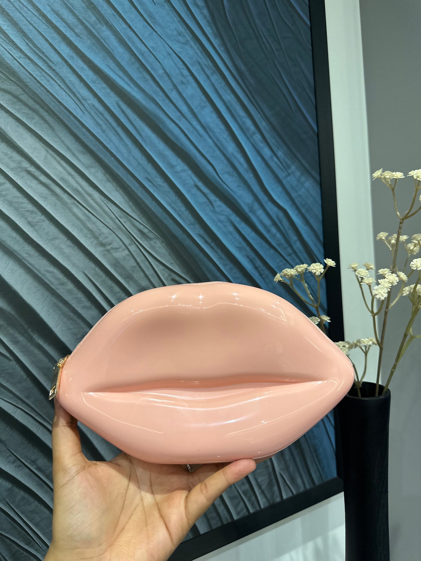 Lip shape mini slings