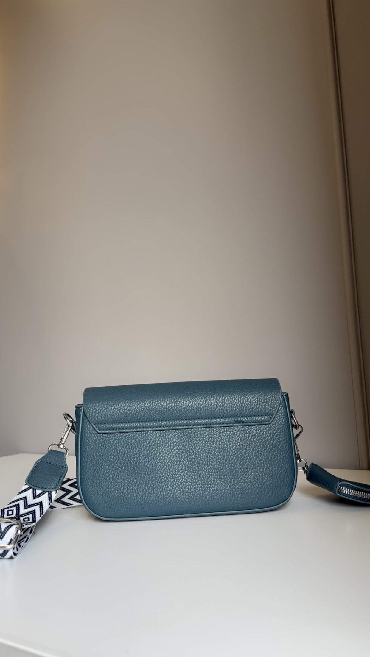 Chloe broad belt sling