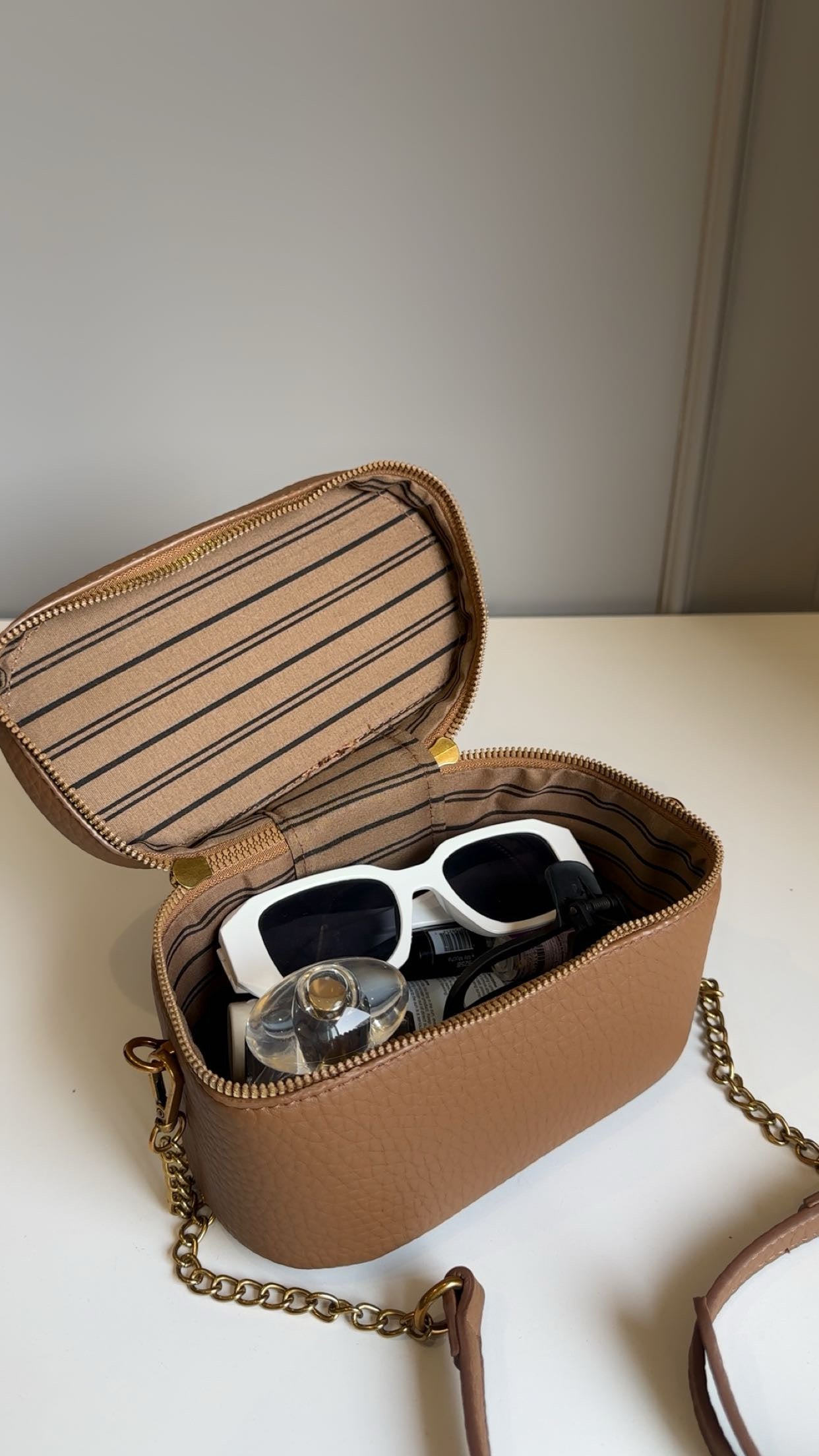 Kelly box slings