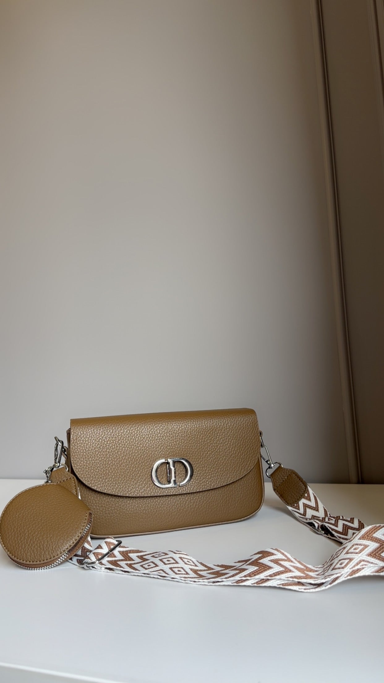 Chloe broad belt sling