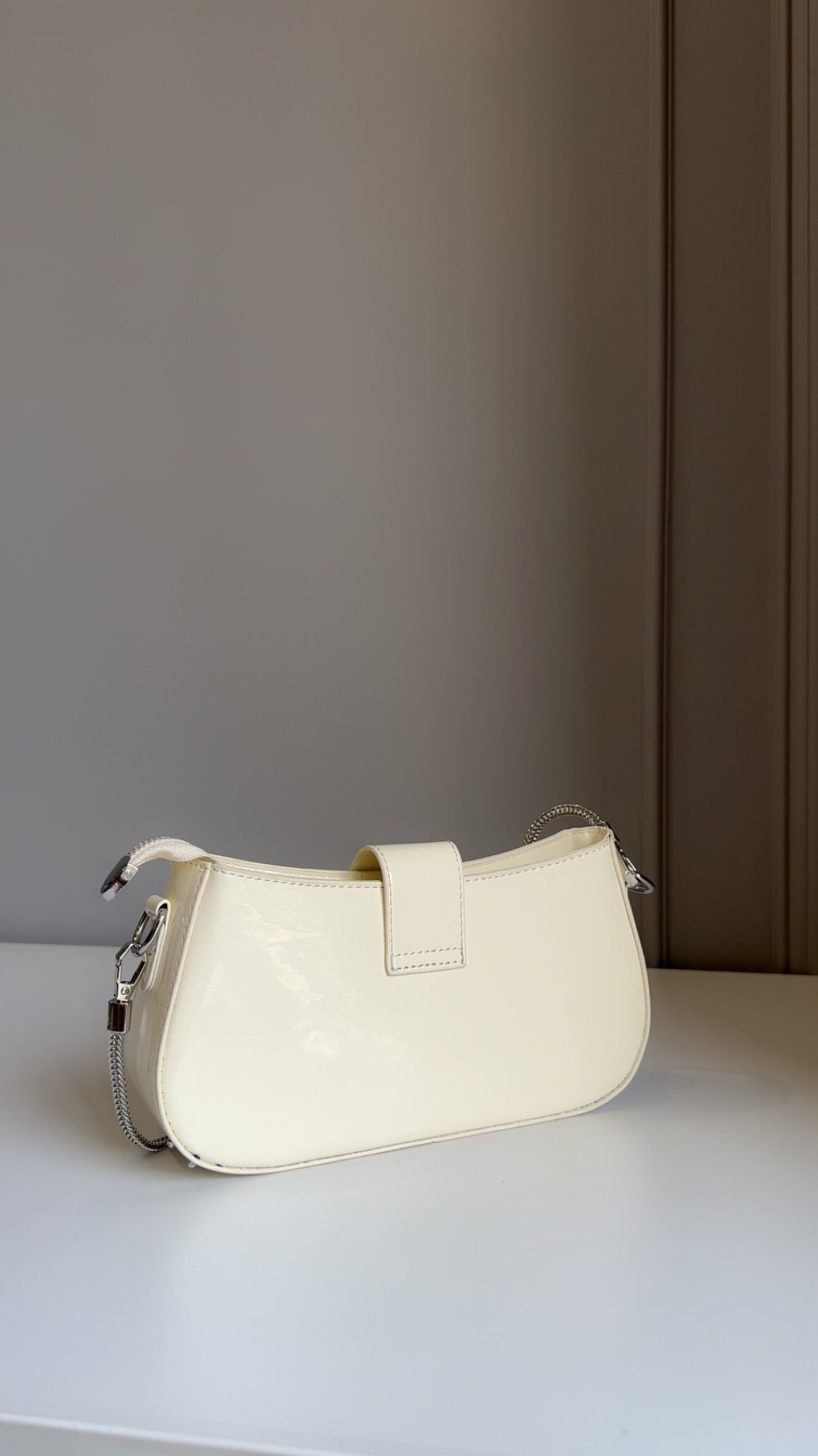 IT girl shoulder bag