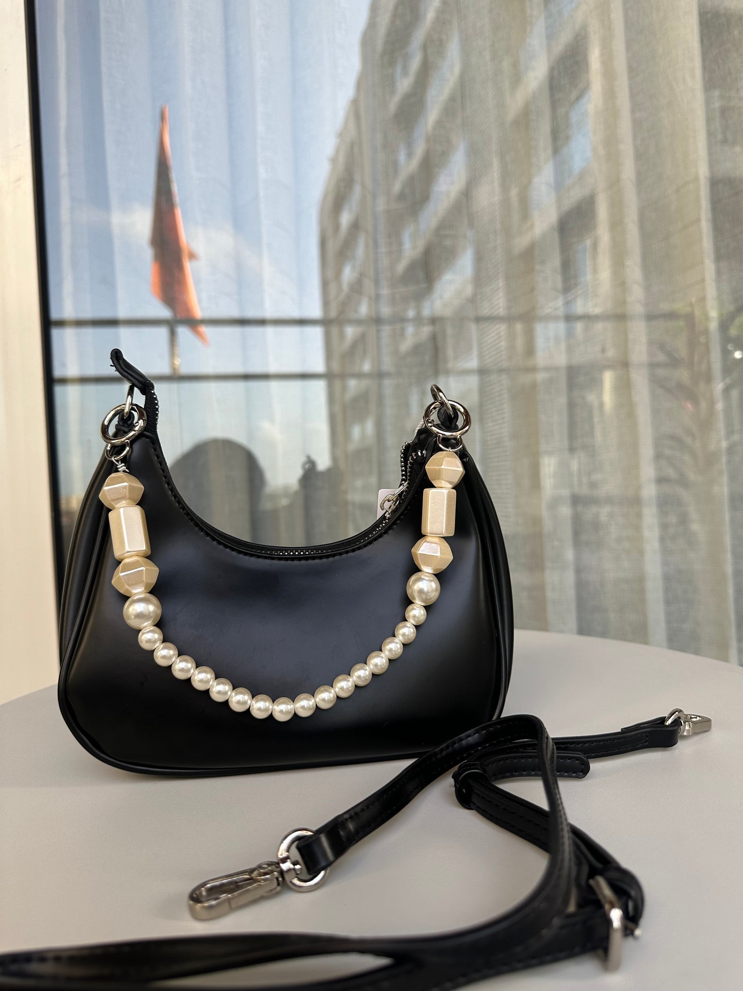 The “IT” girl shoulder bag