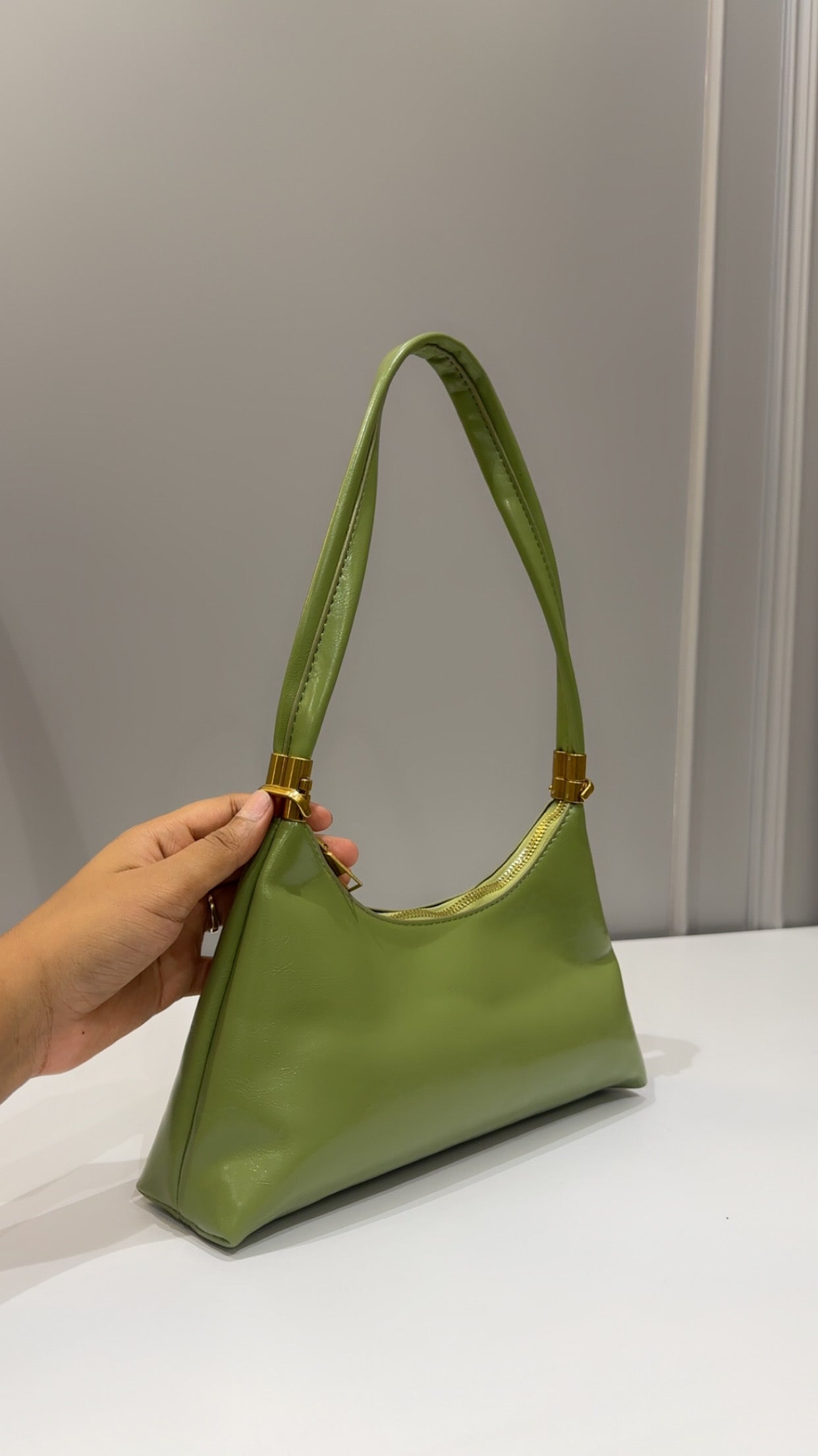 Classic shoulder bag