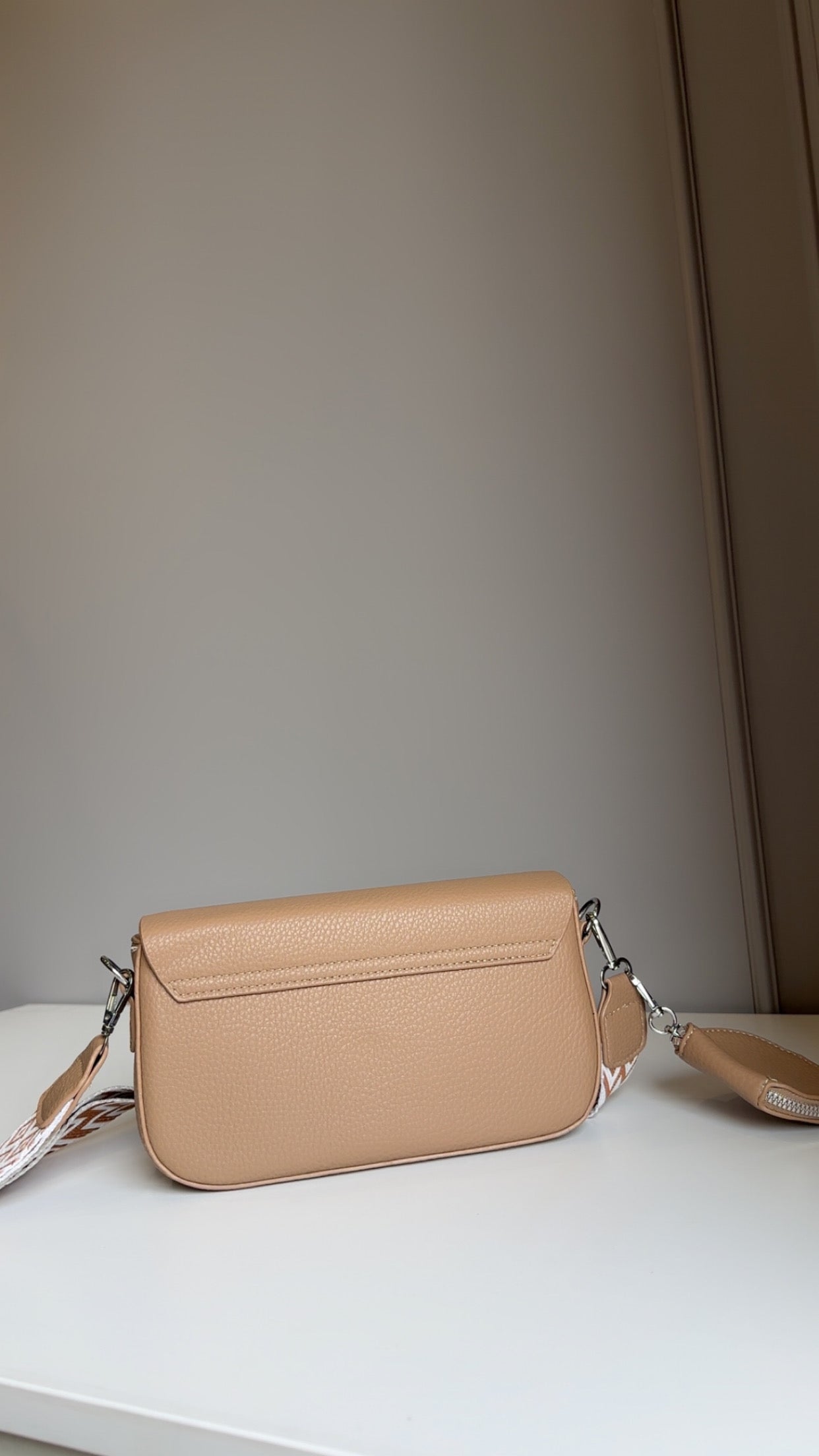 Chloe broad belt sling