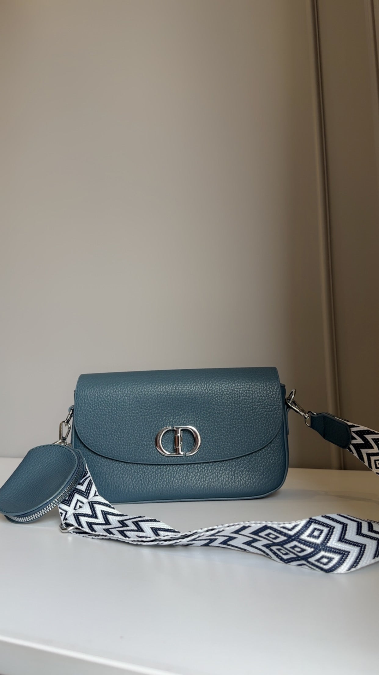 Chloe broad belt sling