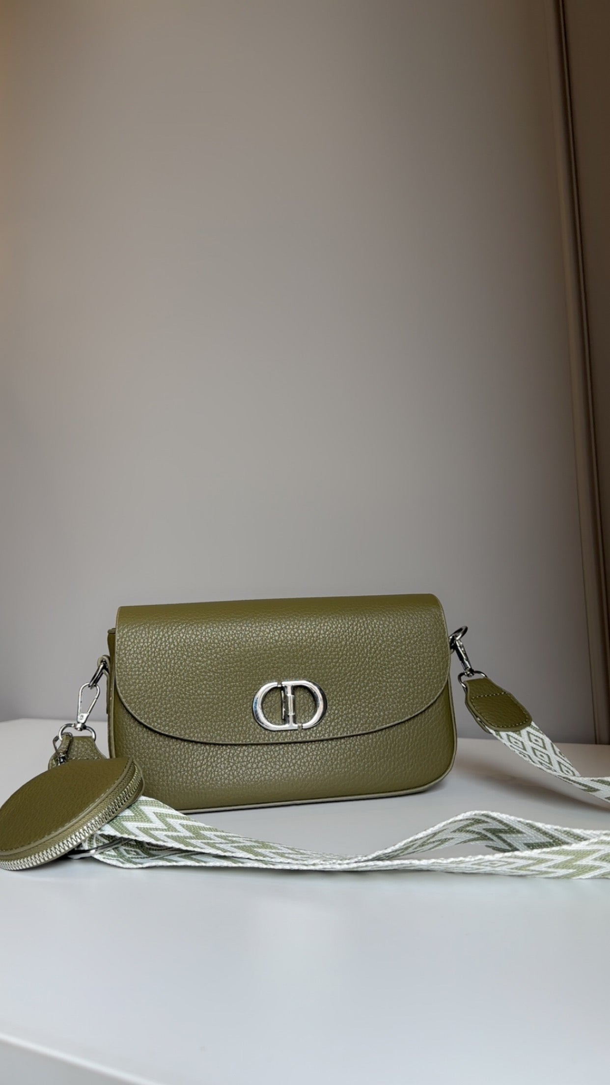 Chloe broad belt sling
