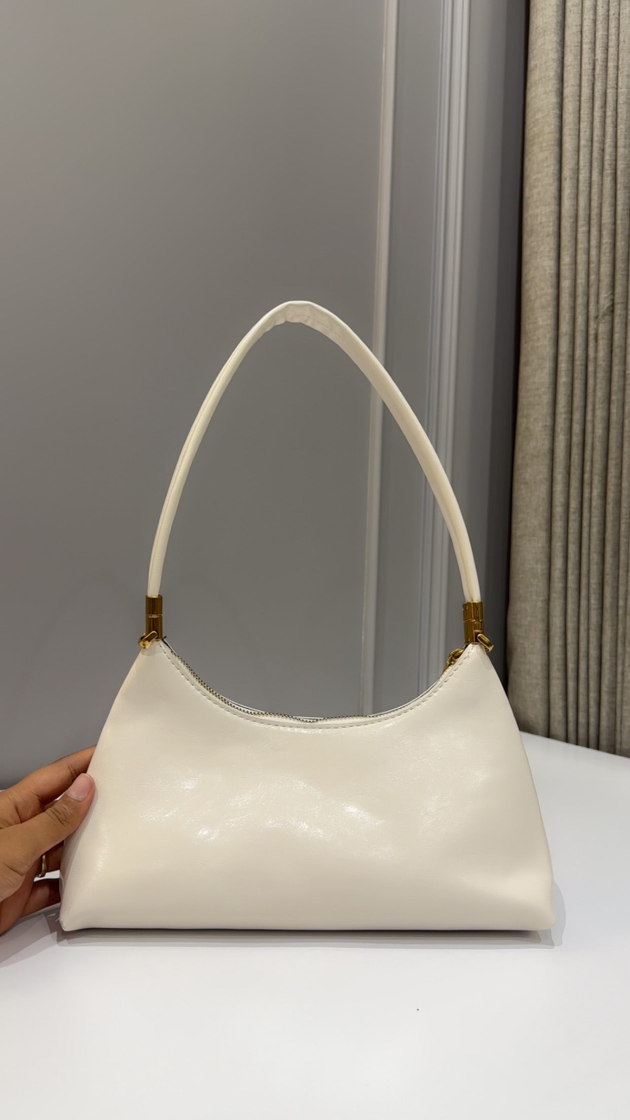 Classic shoulder bag