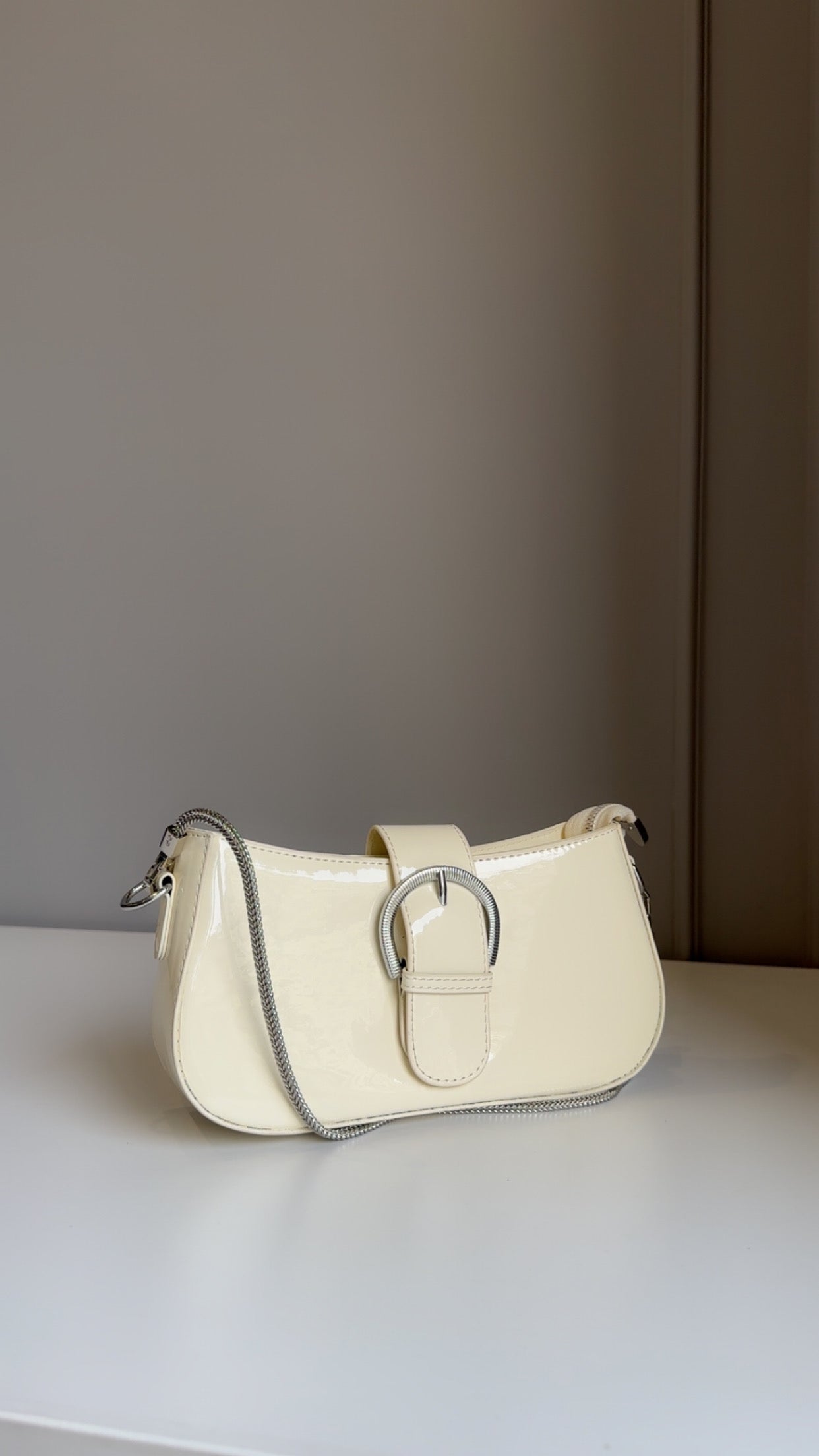 IT girl shoulder bag